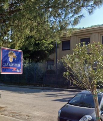 Cade ubriaco e si procura un trauma cranico, per giustificarsi denuncia un’aggressione