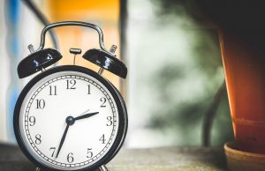 Questa notte torna l’ora legale e potrebbe essere (di nuovo) l’ultima volta