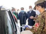 A Milano via ai vaccini “drive through” con l’Esercito