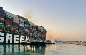 Disincagliata la nave Ever Given, più vicina la riapertura del canale di Suez