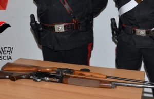 Spara a un cane per proteggere il suo pollaio, denunciato per maltrattamento di animali