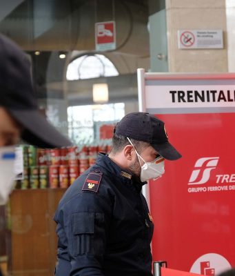 Scippo in stazione, ladro fermato in pochi minuti