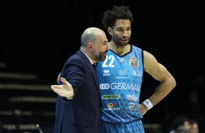 Sprofondo Brescia: Sassari espugna il PalaLeonessa 94-82