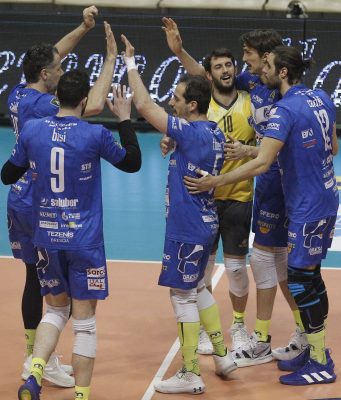 Pallavolo. Brescia corsara a Siena, vince Gara 1 al tie break!