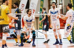 I Tucani liquidano Castellana in due match, ora si vola ai quarti per il derby