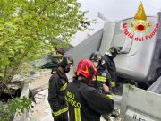 Drammatico incidente a Rezzato sulla 45bis, un morto e due feriti nello scontro tra tre mezzi