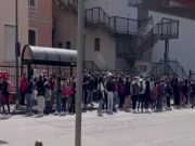 Ritorno a scuola. Oggi è così, come nelle immagini. E dal 26 aprile? A voi i commenti…