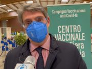 Del Bono al centro vaccinale della Fiera, “soddisfatto ma ora bisogna correre di più”