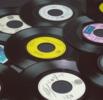 Il vinile, dopo 30 anni, batte il cd. E torna ad essere il più venduto