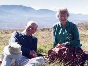 Oggi i funerali del principe Filippo, Elisabetta pubblica la foto preferita col consorte