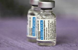 Johnson & Johnson come AstraZeneca: possibili rari eventi, ma rapporto rischi-benefici positivo