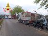 Incidente a Manerba, auto incastrata fra due mezzi pesanti