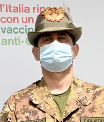 Figliuolo: “I vaccini vanno impiegati tutti e vanno bene per tutte le età”