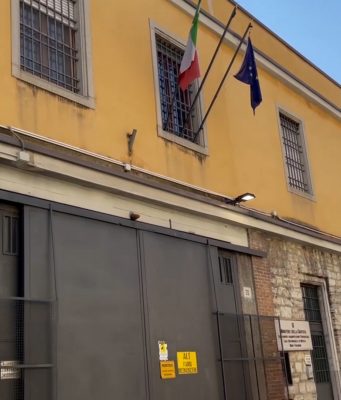 Dopo anni di violenze trova il coraggio di denunciare, marito in manette