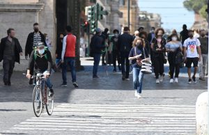 Il green pass nei negozi potrebbe favorire acquisti online