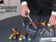 Attrezzi da scasso e 130 litri di gasolio in auto, denunciati