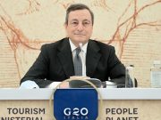 “Prenotate le vacanze in Italia, green pass a metà maggio”