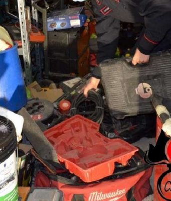 Il garage era un “covo” di attrezzi rubati, arrestata coppia di ricettatori