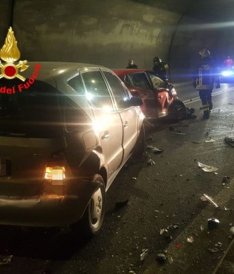 Frontale in galleria a Marone. 3 feriti, per fortuna, non gravi