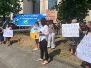 “Ripuliamo la nostra aria”, flash mob e petizione a Brescia