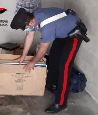 850 grammi di coca e 13.000 euro in contanti, spacciatrice in manette