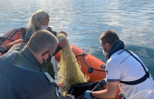 Sequestrata nel Garda rete di 2 km con pesce ormai decomposto