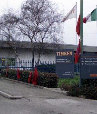 La Timken chiude: 106 operai a rischio licenziamento. Sciopero e presidio
