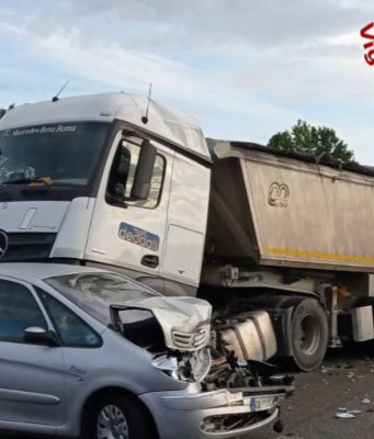 Schianto nella notte in A21, un morto e tre feriti