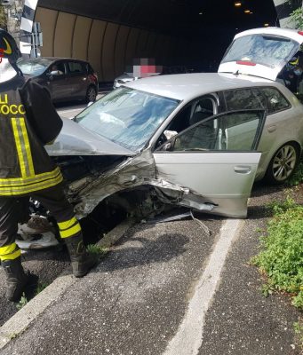 Maxi incidente a Marone: cinque auto coinvolte