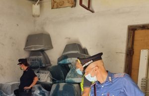 Gussago, lavatrici, auto, bombole Gpl in una discarica abusiva