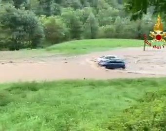 Maltempo, l’esondazione dell’Oglio a Monno sulla SS42. Il VIDEO