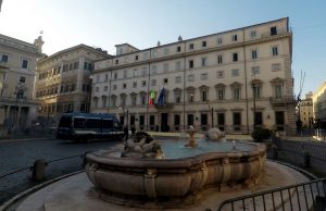 Scuola, per i docenti Green pass obbligatorio. O sospensione senza stipendio