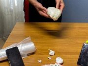 Viaggiavano in auto con il figlio e 300 grammi di cocaina