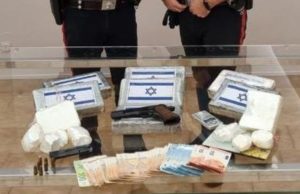 Chili di cocaina e contanti in casa, spacciatore in carcere