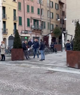 La Lombardia si sveglia bianca. Un passaggio simbolico