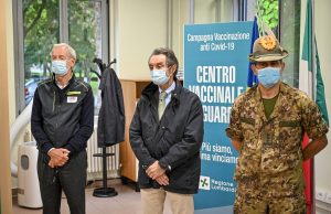 Figliuolo promuove la campagna vaccinale lombarda