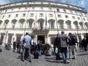 Riapertura discoteche e aumento capienza di cinema e stadi: decreto atteso in Cdm