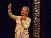 Grande teatro a Sirmione: in scena Lucilla Giagnoni
