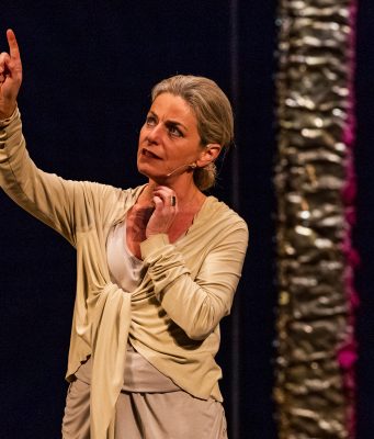 Grande teatro a Sirmione: in scena Lucilla Giagnoni