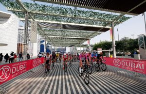 La corsa rosa torna a parlare (anche) bresciano con due partenze Ciclisti al passaggio del Giro d'Italia