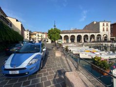 Ruba un’auto, un crocefisso e scappa: denunciato