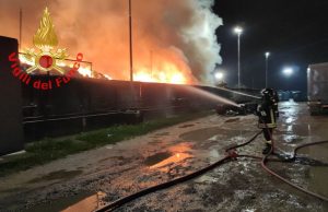 Calcinato, va in fiamme la “Special Rifiuti”