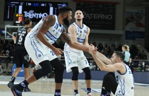 Germani, stasera a Treviso per trovare continuità spirito di squadra dei giocatori della germani basket brescia