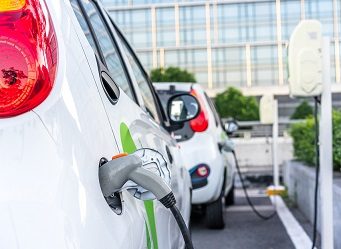 A Brescia solo l’1,82% di auto è elettrico o ibrido