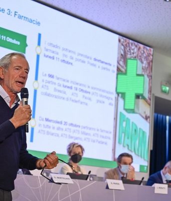 Terza dose: da domani via alle prenotazioni per over 40