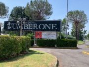 In migliaia senza mascherina: 30 giorni di stop per il Number One