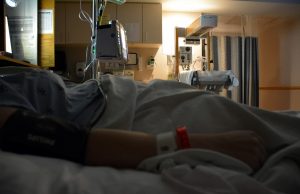 Fine vita: primo sì in Italia al suicidio assistito