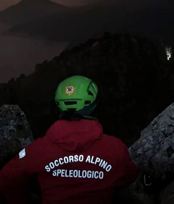Salvati dal Soccorso Alpino sul Monte Castello, “attenzione al buio”