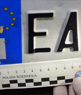 Avevano rubato anche una Ferrari. In quattro in manette