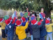 A Casazza i bimbi delle scuole donano i loro lavori per l’albero di Natale
